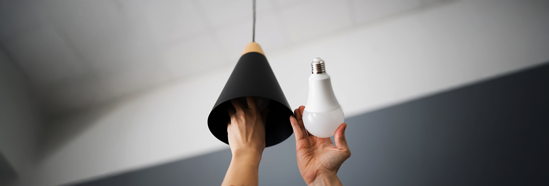 how to recycle light bulbs uk